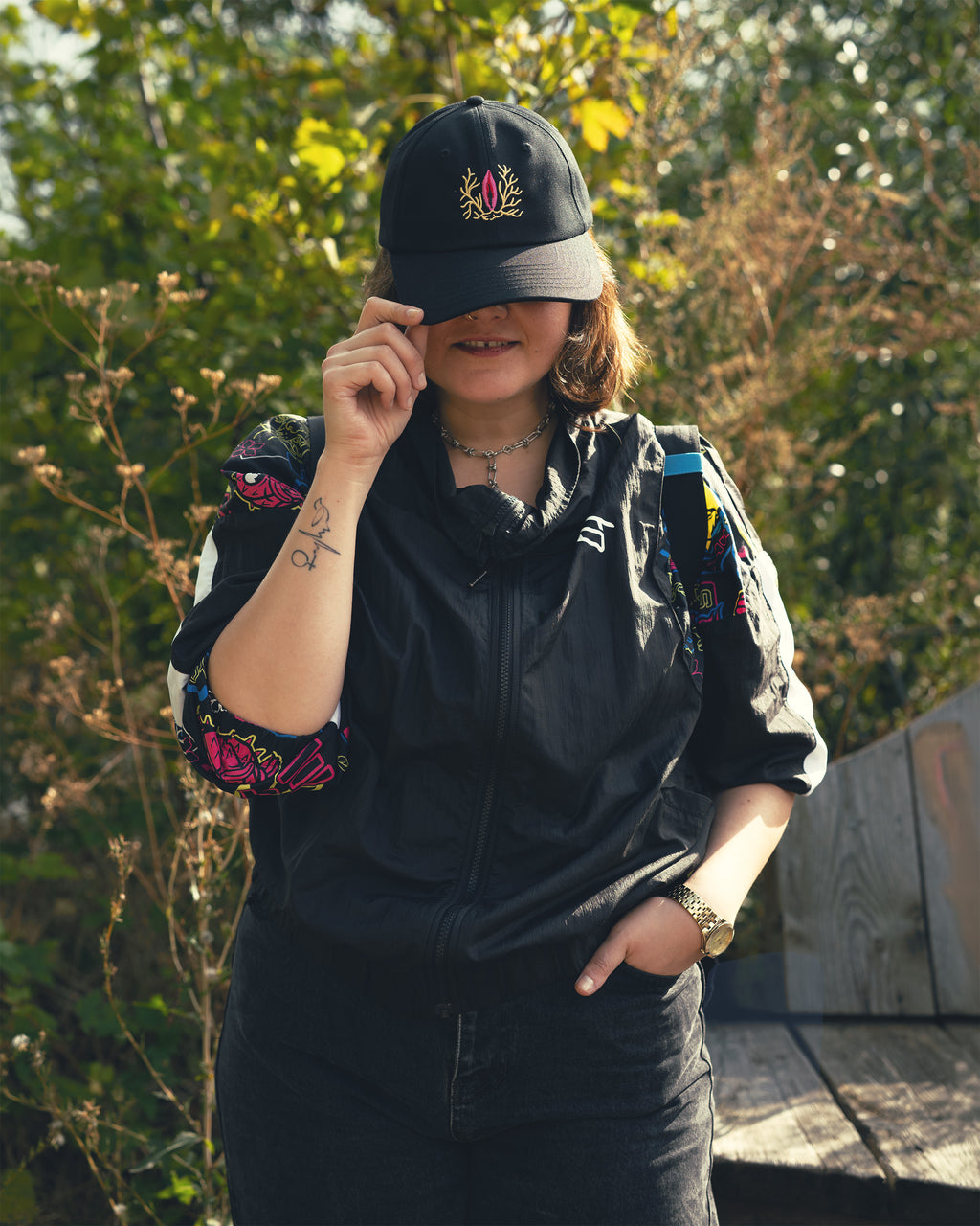 Zanānegi dar Hormuz Cap - Black